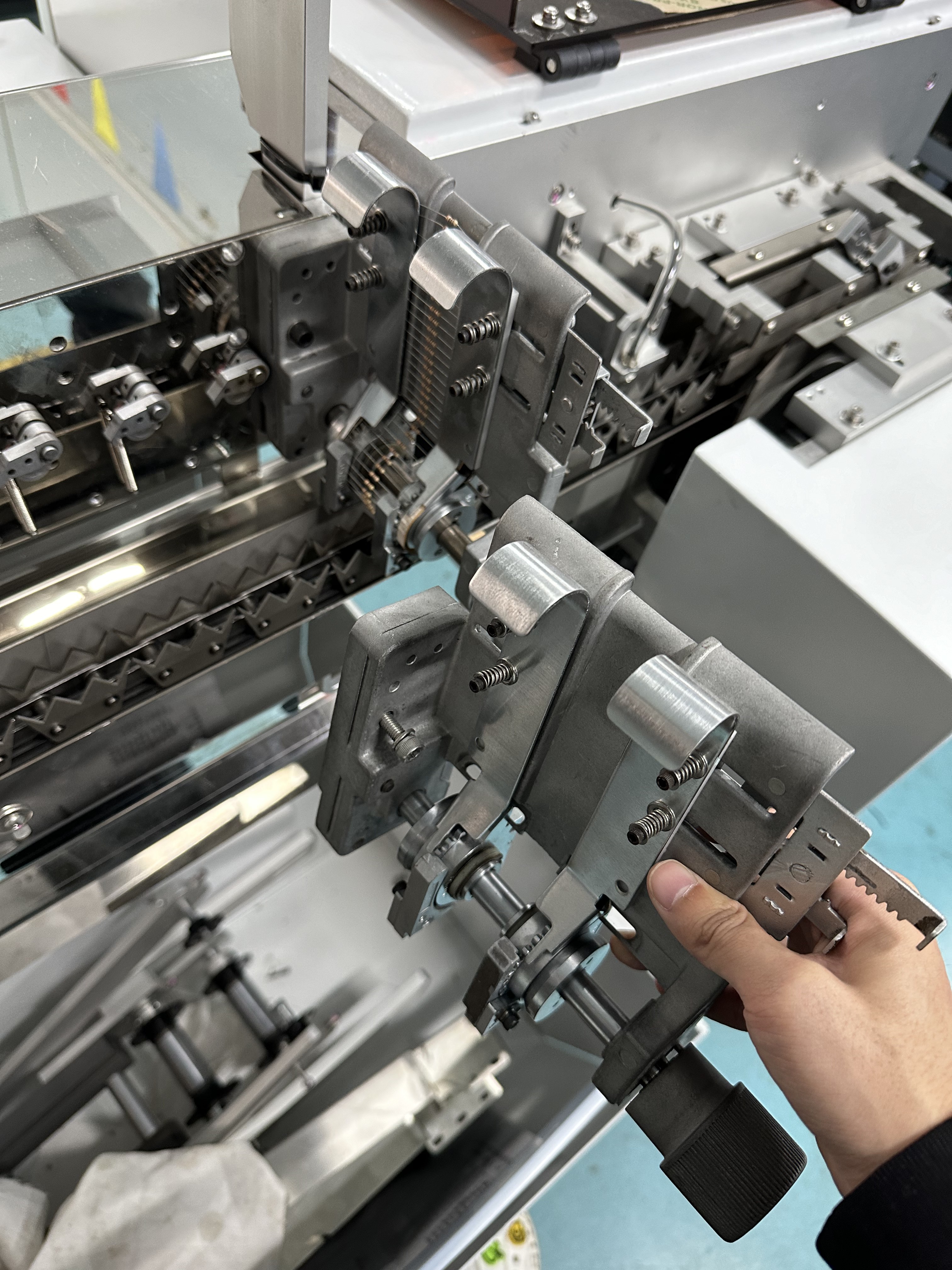 S4020 axial insertion machine feeder loading port